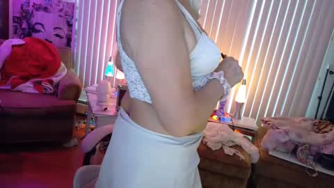 Snapshot of charli_girl chatting on January 12, 2025, 7:53 pm Charli online show from January 12, 2025, 7:53 pm