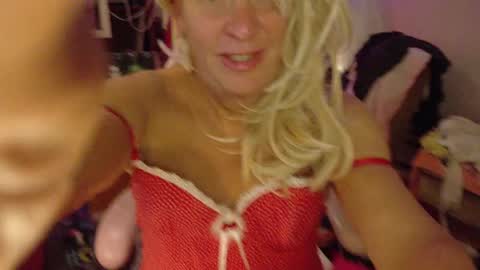 Snapshot of charli_girl chatting on November 1, 2025, 12:56 am Charli online show from November 1, 2025, 12:56 am