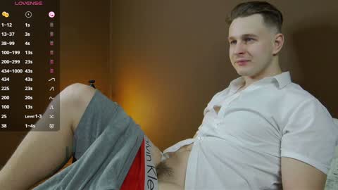 Snapshot of charlie_smiley chatting on December 5, 2024, 5:04 am Charlie Smiley online show from December 5, 2024, 5:04 am