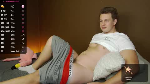 Snapshot of charlie_smiley chatting on September 18, 2025, 2:13 am Charlie Smiley online show from September 18, 2025, 2:13 am