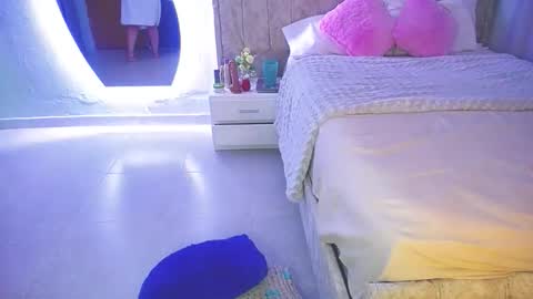 Charlote Walker online show from February 9, 2026, 2:59 am