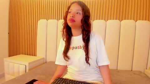 Snapshot of charlotaura chatting on May 14, 2026, 12:45 pm charlotaura online show from May 14, 2026, 12:45 pm