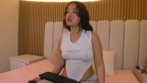 Snapshot of charlotaura chatting on June 1, 2026, 1:57 pm charlotaura online show from June 1, 2026, 1:57 pm