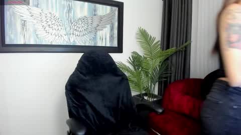 Charlote online show from November 9, 2025, 2:10 am