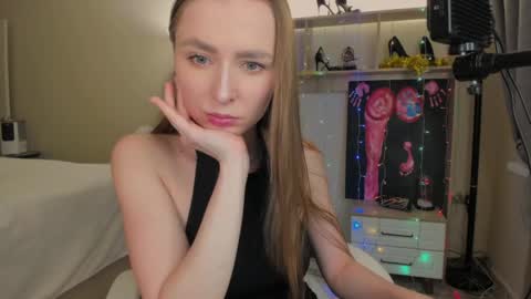 Snapshot of charlottawells chatting on December 22, 2024, 2:38 pm CharlottaWells online show from December 22, 2024, 2:38 pm