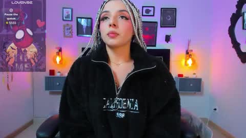 Snapshot of charlotte__benett chatting on November 10, 2025, 4:22 am Charlotte online show from November 10, 2025, 4:22 am