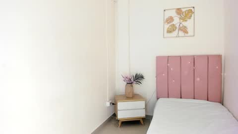 Charly online show from December 22, 2025, 4:20 am