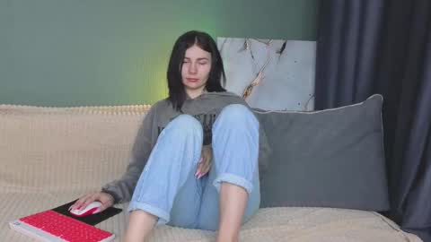 Charlotte online show from September 25, 2025, 4:27 am