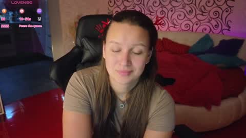 Snapshot of charlotte_ekman chatting on December 25, 2024, 4:00 pm Charlotte online show from December 25, 2024, 4:00 pm