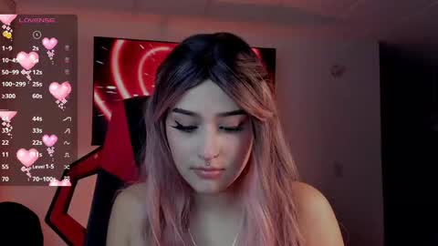 Charlotte  online show from November 10, 2025, 2:54 am