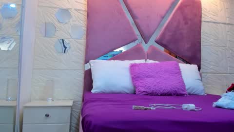 Charlotte Icee online show from October 7, 2025, 7:00 pm