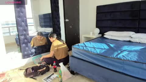 Charlotte online show from November 8, 2025, 11:54 am