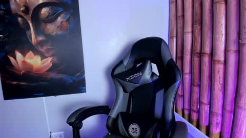 CHARLOTTE  online show from March 25, 2026, 5:41 pm