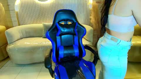 Charlotte  online show from January 8, 2026, 3:31 am