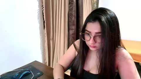 Snapshot of charlotte_richardson chatting on May 30, 2026, 12:30 am charlotte_richardson online show from May 30, 2026, 12:30 am