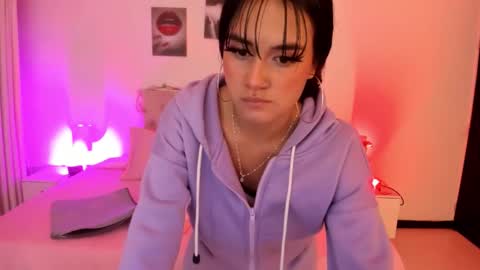 charlotte_rider_ online show from December 18, 2025, 3:01 am