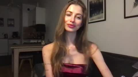 Charlotte Roche online show from October 4, 2025, 3:54 pm