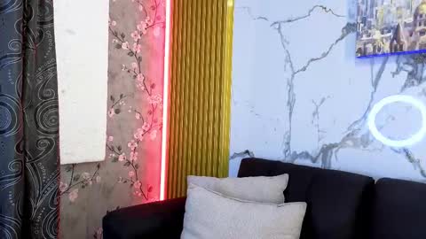 charlotte_skinny11_aws online show from November 1, 2025, 7:05 pm