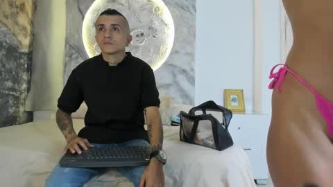 Snapshot of charlotteandsimon_ chatting on February 7, 2026, 2:32 pm Charlotte and Simon online show from February 7, 2026, 2:32 pm