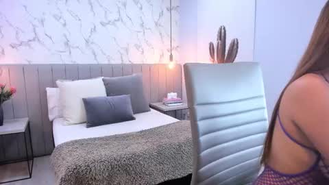 charlottebrownn_ online show from September 11, 2025, 12:44 am