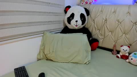 Snapshot of charlottee07 chatting on February 6, 2026, 2:27 am charlottee07 online show from February 6, 2026, 2:27 am