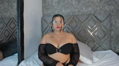 Snapshot of charlottee_1403 chatting on December 6, 2024, 7:45 pm Charlotte online show from December 6, 2024, 7:45 pm