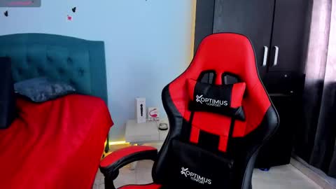 Natalia online show from March 5, 2025, 6:12 pm