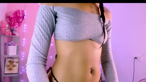 charlotteee online show from November 6, 2025, 12:44 am