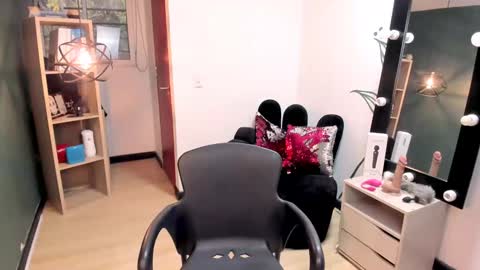 Snapshot of charlottegray_ chatting on December 6, 2024, 8:07 pm CHARLOTTE online show from December 6, 2024, 8:07 pm