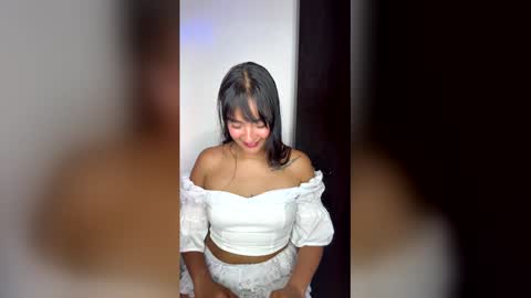 charlottekiss99 online show from April 28, 2026, 3:28 pm