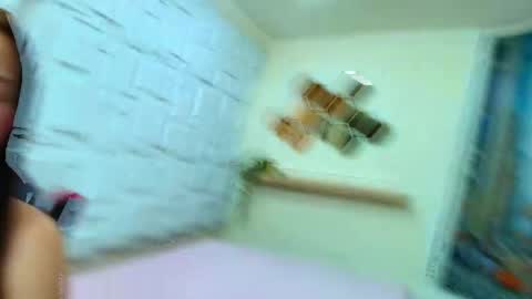 Charlotte  Schmidt online show from December 16, 2025, 11:26 am