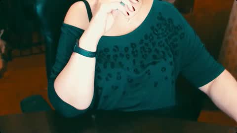 CharlotteXTasty online show from December 19, 2025, 2:46 pm