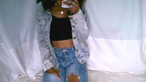 charmantegirl007 online show from September 23, 2025, 6:22 pm