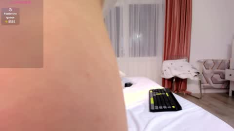 Snapshot of charming_annye chatting on January 26, 2025, 6:27 pm Annye online show from January 26, 2025, 6:27 pm