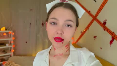 Snapshot of charming_bliss chatting on October 27, 2025, 4:44 pm Kaylee online show from October 27, 2025, 4:44 pm