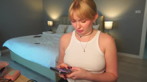 my fansly Charming daisy              My Wishlist  for new toys     online show from April 20, 2026, 11:13 am