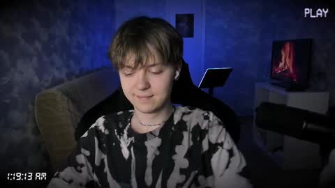 Snapshot of charonbaby1 chatting on October 5, 2025, 10:18 pm lynxy online show from October 5, 2025, 10:18 pm