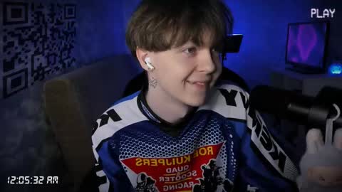 Snapshot of charonbaby1 chatting on November 7, 2025, 9:04 pm lynxy online show from November 7, 2025, 9:04 pm