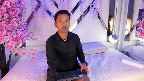       online show from April 30, 2026, 12:22 pm
