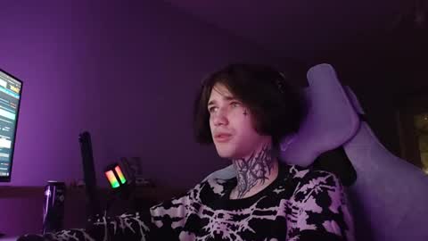 Snapshot of chasxr chatting on December 19, 2025, 1:56 am Ryan online show from December 19, 2025, 1:56 am