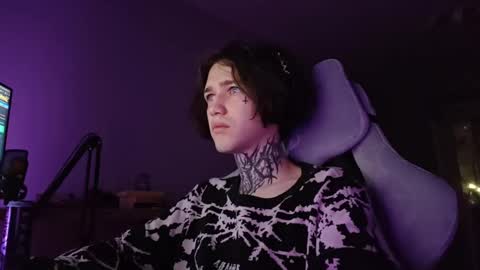 Snapshot of chasxr chatting on December 21, 2025, 1:02 am Ryan online show from December 21, 2025, 1:02 am