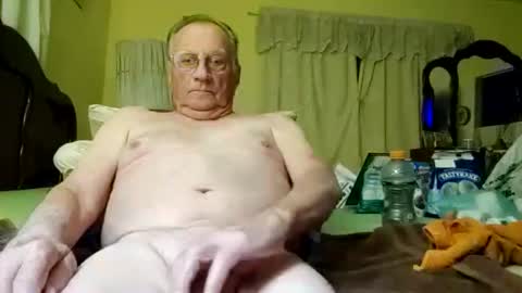 chatoffmale60 online show from November 16, 2025, 1:49 pm