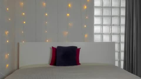 Snapshot of chatty_alice chatting on September 16, 2025, 1:17 am Alice online show from September 16, 2025, 1:17 am