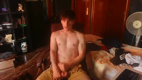 Snapshot of chaval_guarro chatting on July 7, 2026, 4:22 pm chaval_guarro online show from July 7, 2026, 4:22 pm