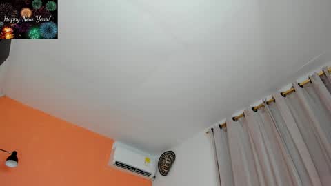 Snapshot of chaybell_ chatting on January 4, 2025, 3:40 am Chay online show from January 4, 2025, 3:40 am