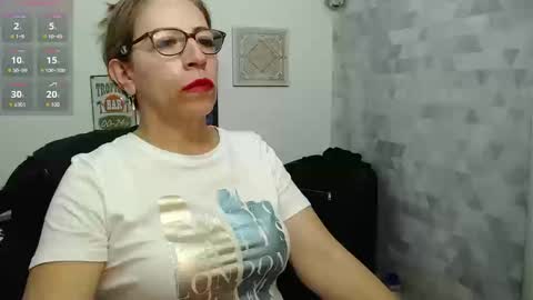 Snapshot of chayla_ruiz chatting on September 23, 2025, 11:41 pm CHAYLA VICTORIA RUIZ online show from September 23, 2025, 11:41 pm