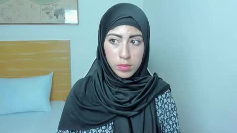 Snapshot of chaymae_nah chatting on January 31, 2025, 4:48 pm isabel online show from January 31, 2025, 4:48 pm