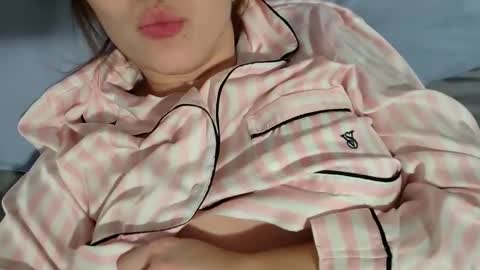 Snapshot of cheeekycouple02 chatting on December 24, 2024, 4:11 am Cheeeky couple online show from December 24, 2024, 4:11 am