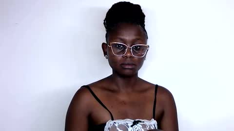 cheeky_charms online show from October 19, 2025, 11:33 am