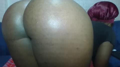 Snapshot of cheeky_charms chatting on February 17, 2026, 8:44 am cheeky_charms online show from February 17, 2026, 8:44 am